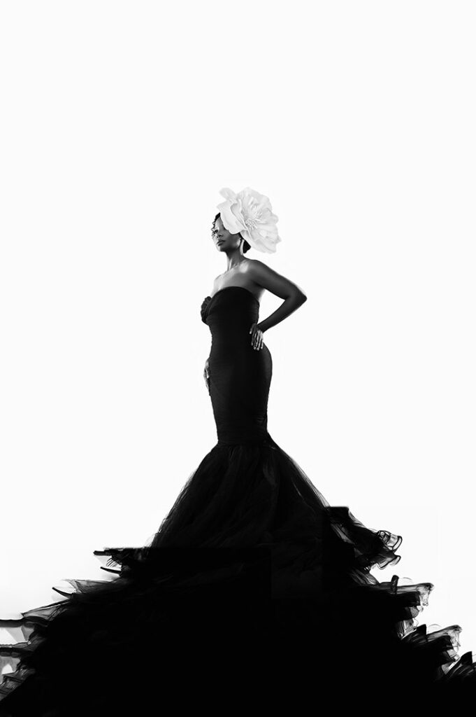 Dramatic-Black-And-White-Silhouette-Photography